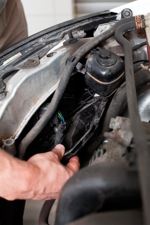 Доступ к фарам.