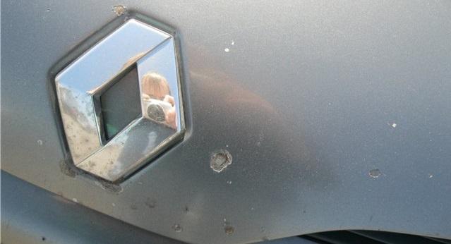 мухобойка на капот как закрепить