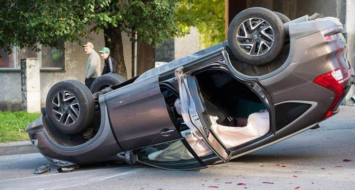 Что такое автомобиль-перевёртыш Автомобиль на крыше