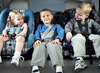 перевозка детей в автомобиле