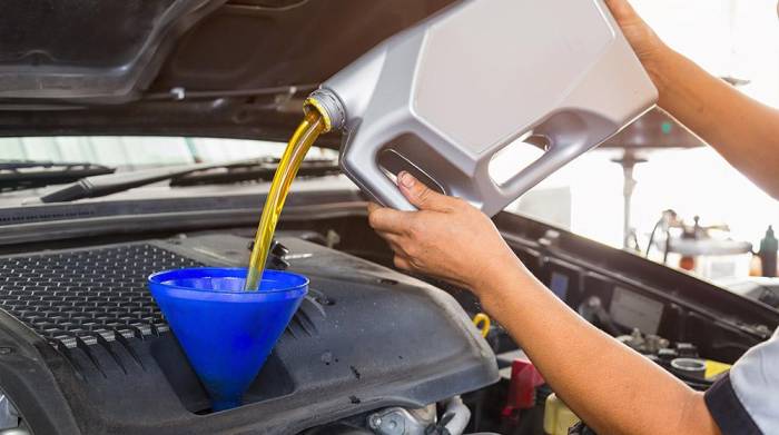 Замена масла в двигателе автомобиля Масло в двигателе