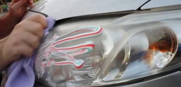 полирвока стекла фары зубной пастой