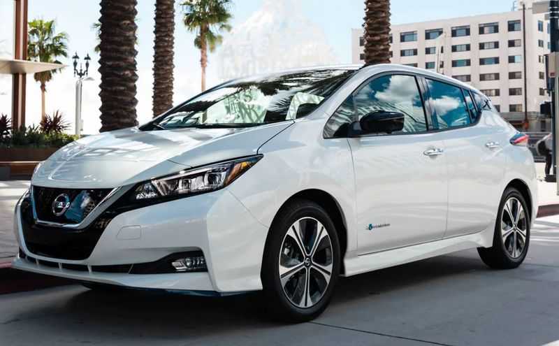 Электромобиль Nissan Leaf 2022