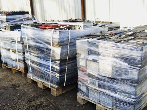 Приём старых аккумуляторов в компании PB Trade