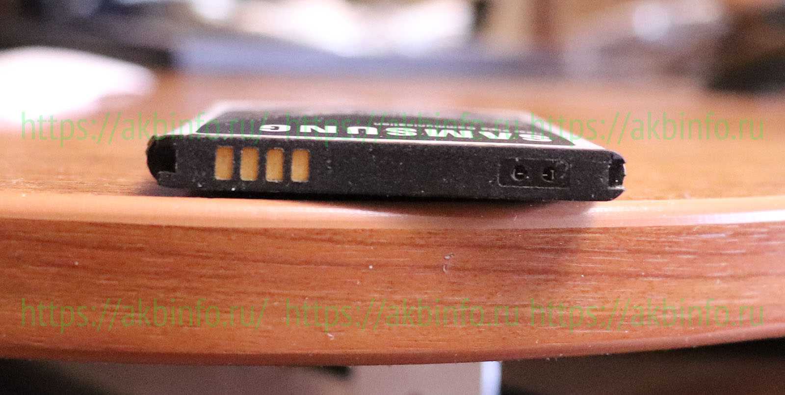 Вздувшийся аккумулятор телефона Samsung