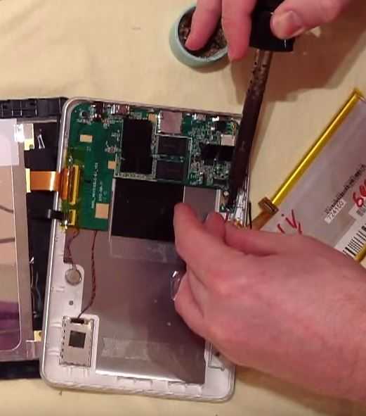 Припаиваем новый аккумулятор