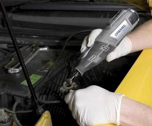 Зачистка клемм и выводов аккумулятора