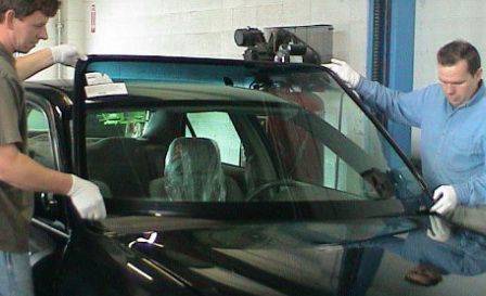 Демонтаж лобового стекла Демонтаж стекла