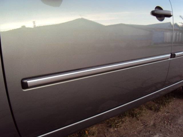 Эта деталь выполняет не только декоративную функцию Защищает от удара и потертостей