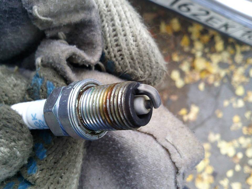 Копоть надо счищать Очищайте свечи от копоти