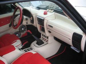 Обшивка салона автомобиля