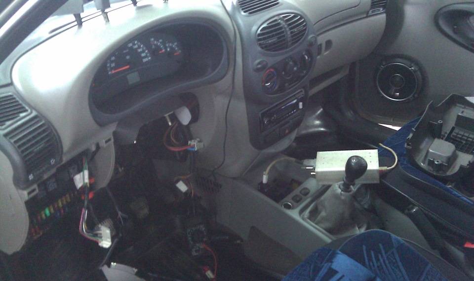 Разборка панели и демонтаж руля Демонтаж руля завершен