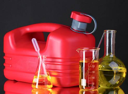 Смазка и бензин Масло и бензин