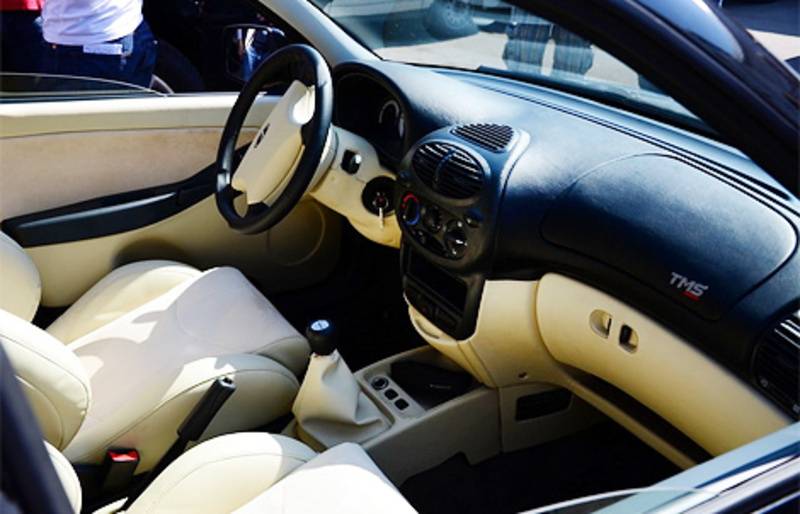 Улучшенный салон Улучшенный салон машины