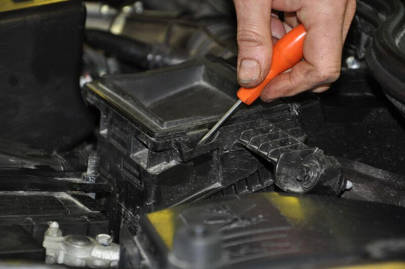 Крышка над фильтром Замена фильтра