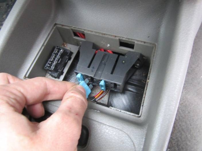 Замена Замена предохранителя на авто