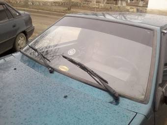 Дворники на лобовом стекле