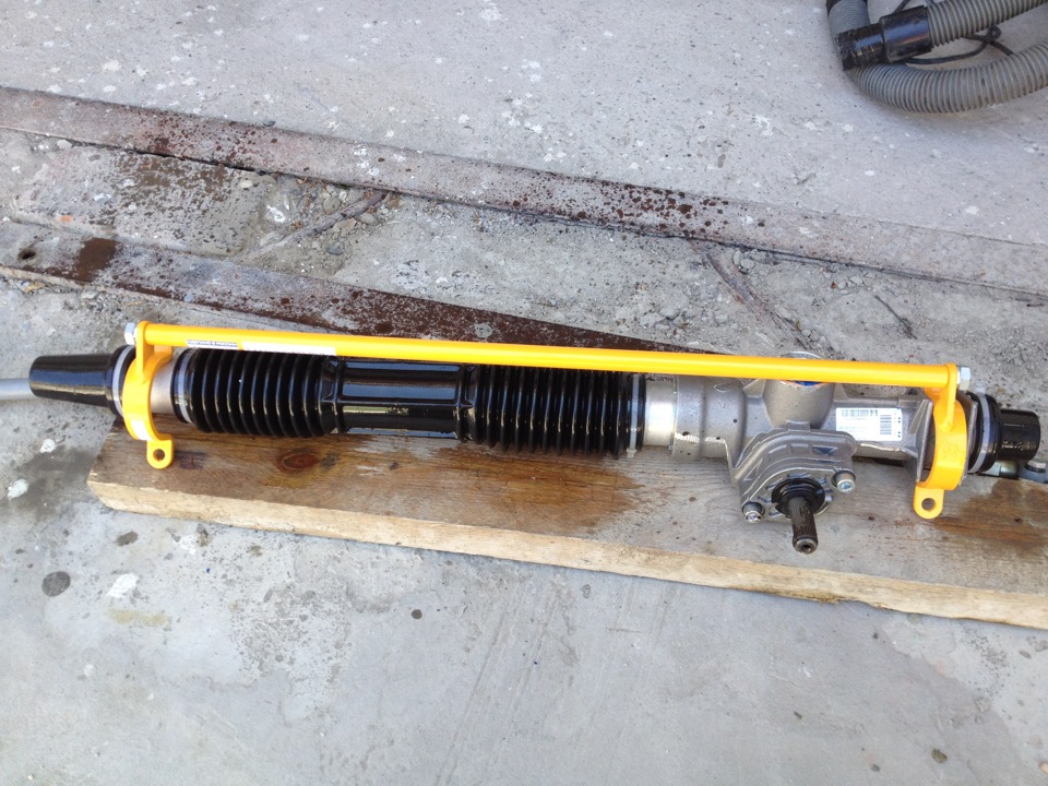 Усилитель рулевой рейки Усилитель рейки руля