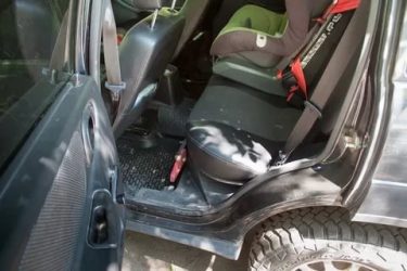 Как снять задние сиденья на шевроле нива?