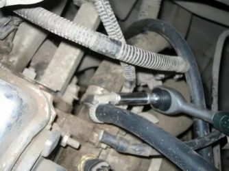 Как убрать воздушную пробку на приоре?