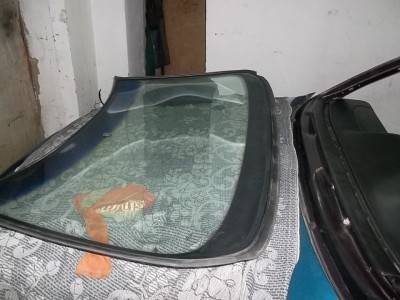 Подготовка стекла к установке Не установленное стекло