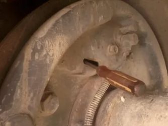 Регулировка стояночного тормоза газ 3309