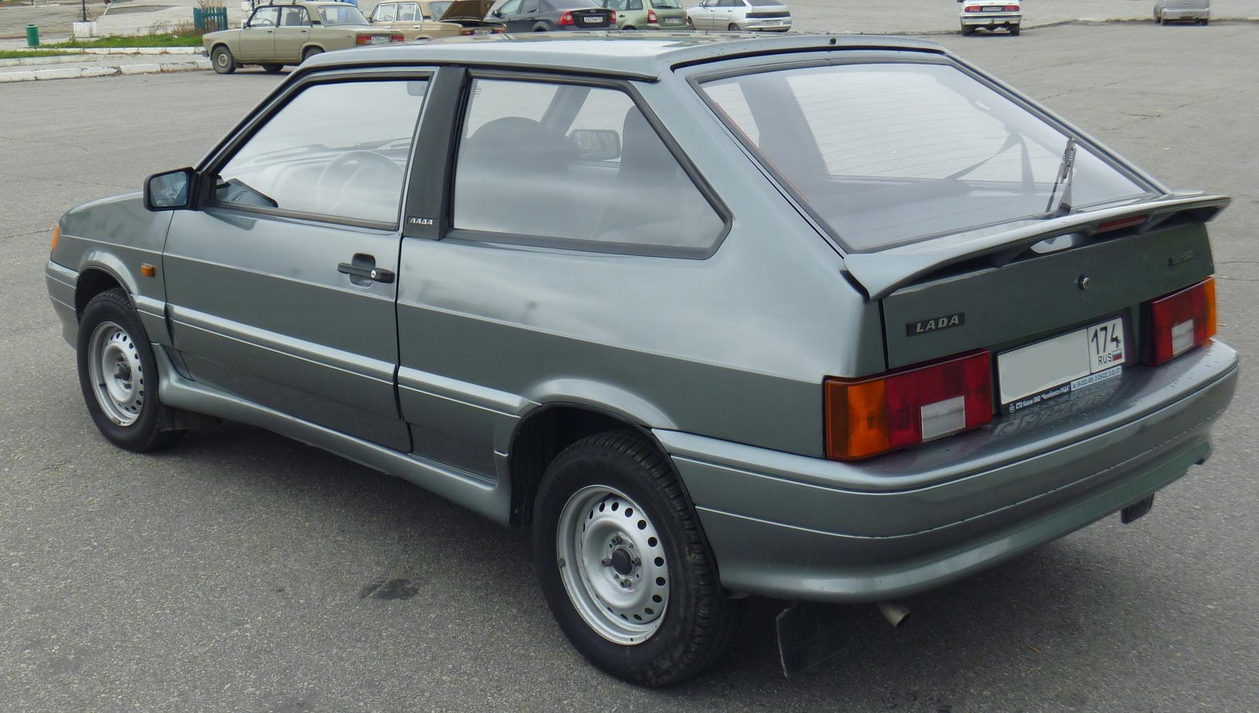 Вид сзади Авто сзади