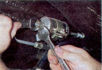 Демонтаж топливного фильтра